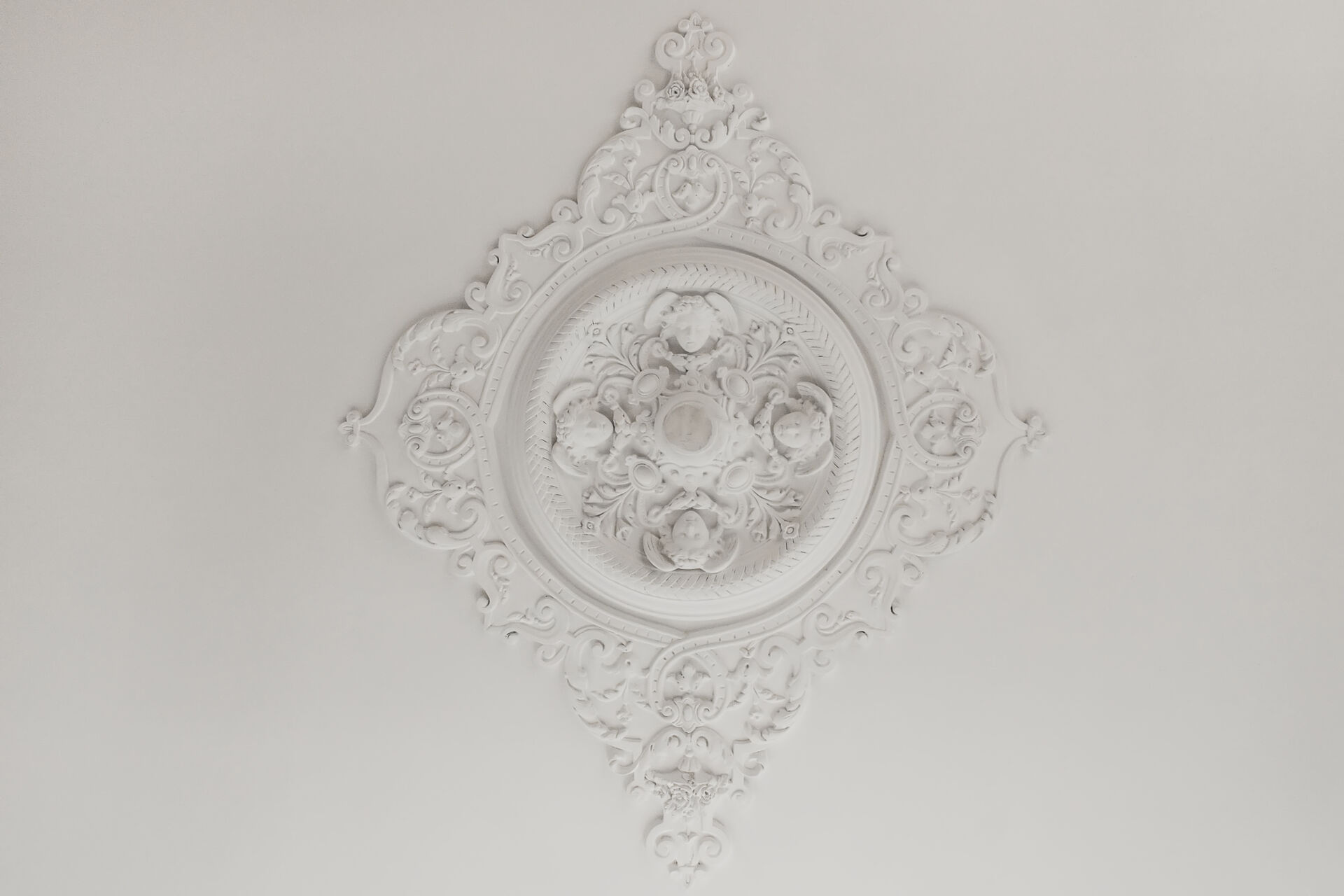 Ceiling Rose - Installed by Cornice Direct in Royal Tunbridge Wells, Kent